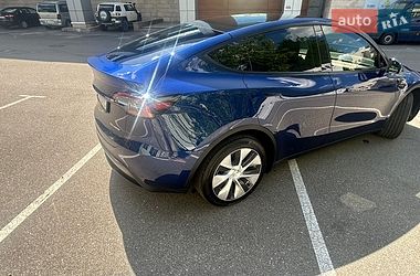 Внедорожник / Кроссовер Tesla Model Y 2023 в Киеве