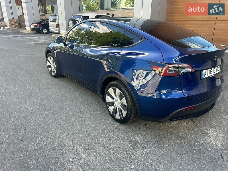 Внедорожник / Кроссовер Tesla Model Y 2023 в Киеве