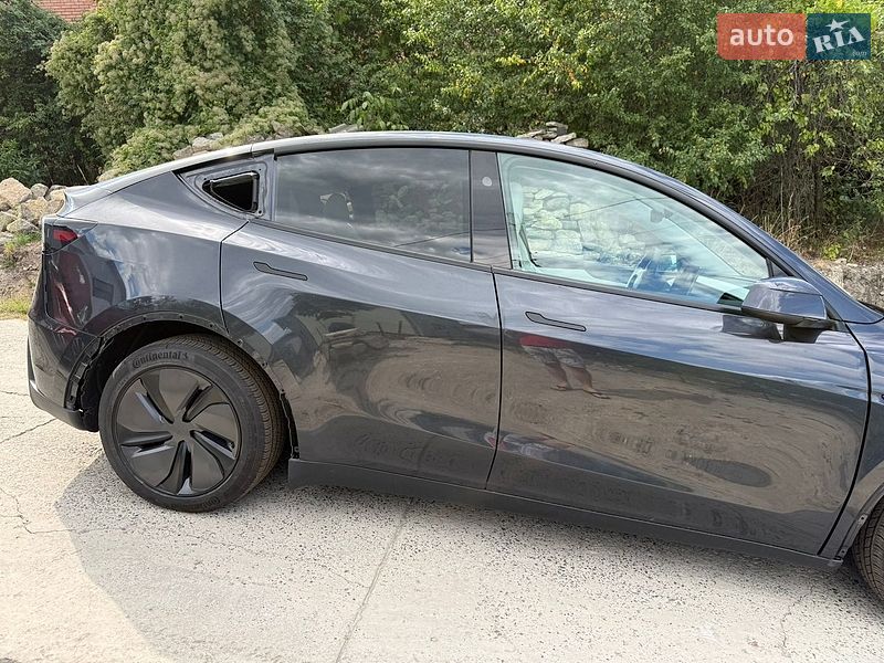 Позашляховик / Кросовер Tesla Model Y 2025 в Львові