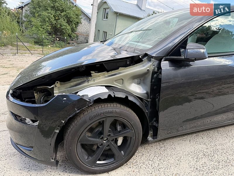 Позашляховик / Кросовер Tesla Model Y 2025 в Львові