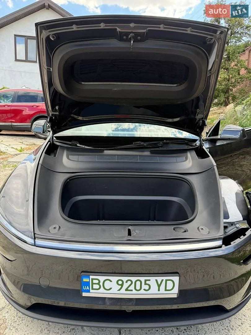 2025 Tesla Model Y - мініатюра 25