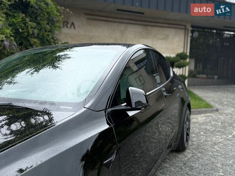Позашляховик / Кросовер Tesla Model Y 2023 в Львові