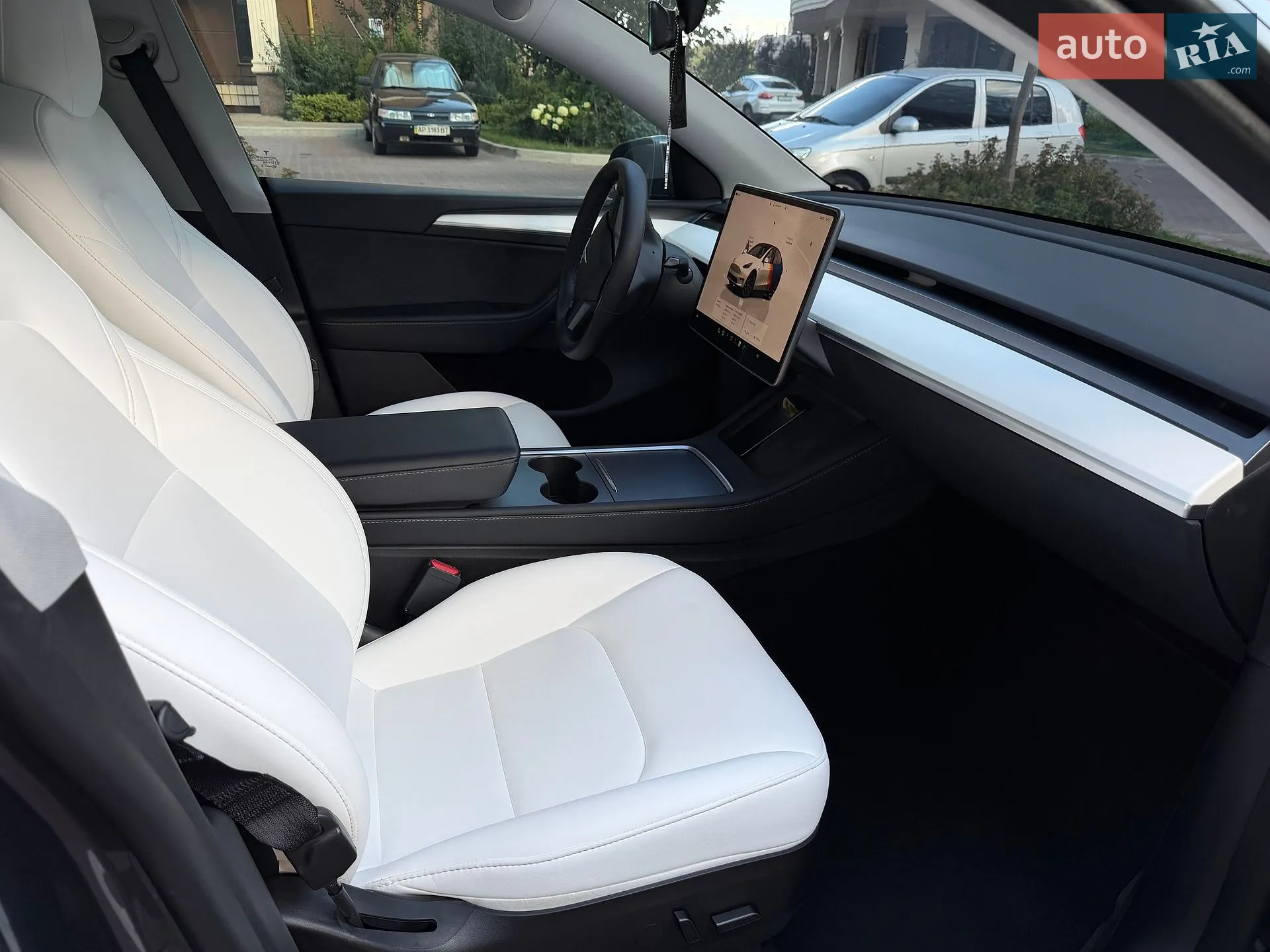 2022 Tesla Model Y - мініатюра 19