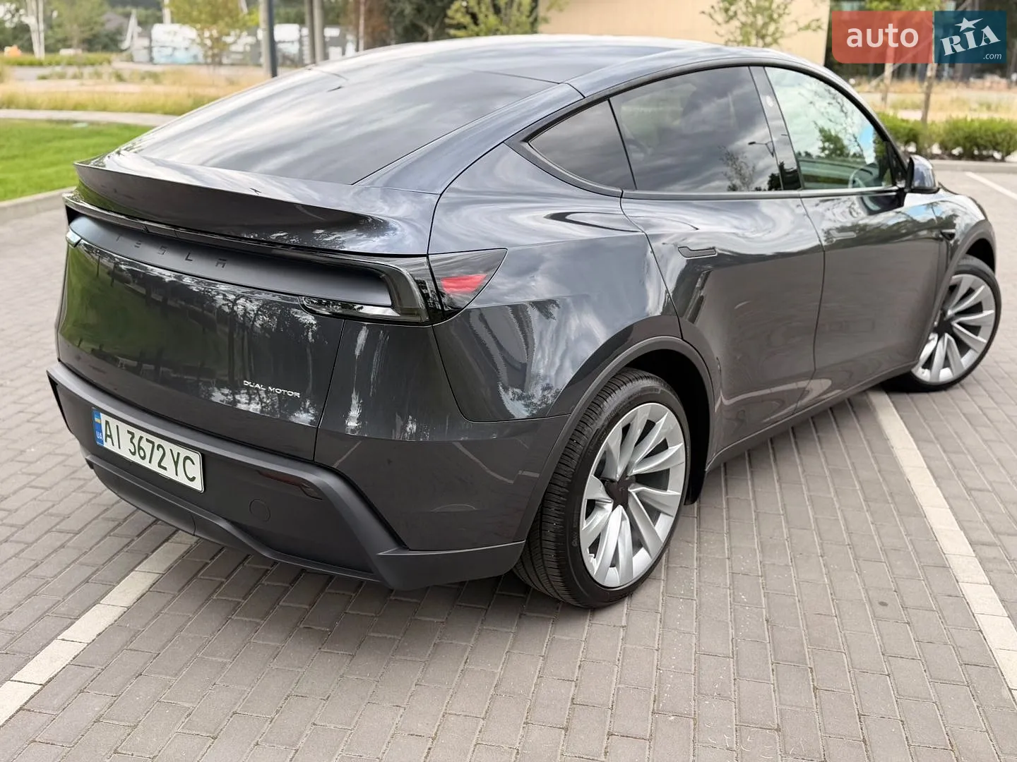 2025 Tesla Model Y - мініатюра 6