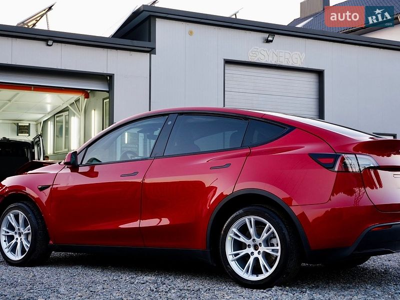 Позашляховик / Кросовер Tesla Model Y 2023 в Дрогобичі фото 4 Позашляховик / Кросовер Tesla Model Y 2023 в Дрогобичі