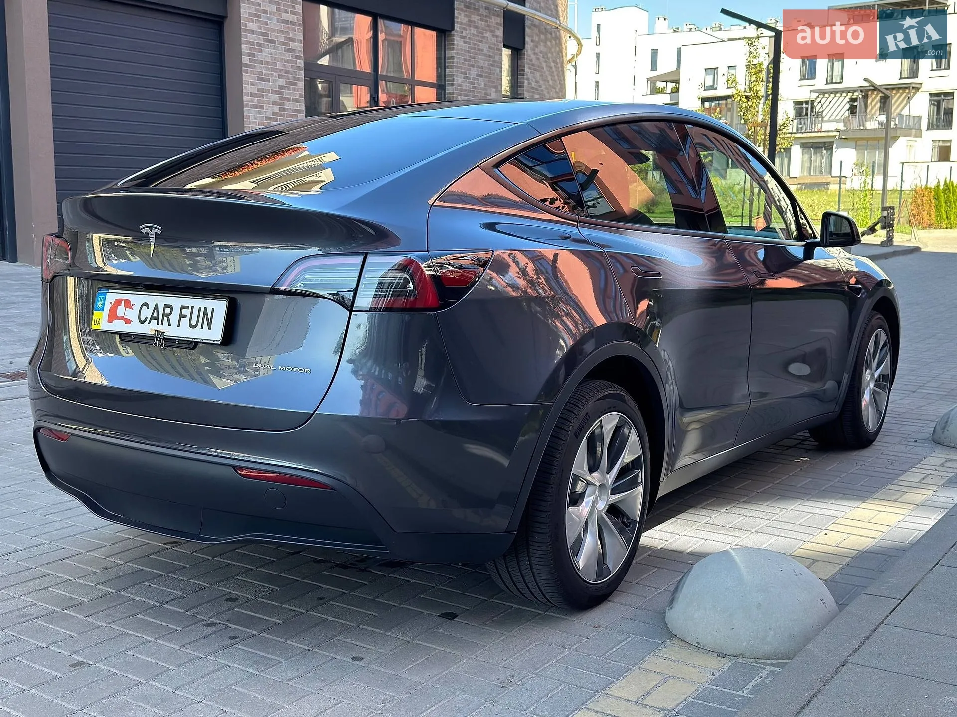 2024 Tesla Model Y - мініатюра 4