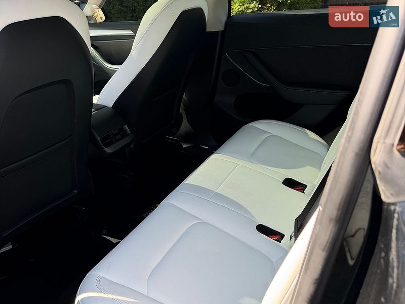 Внедорожник / Кроссовер Tesla Model Y 2022 в Киеве