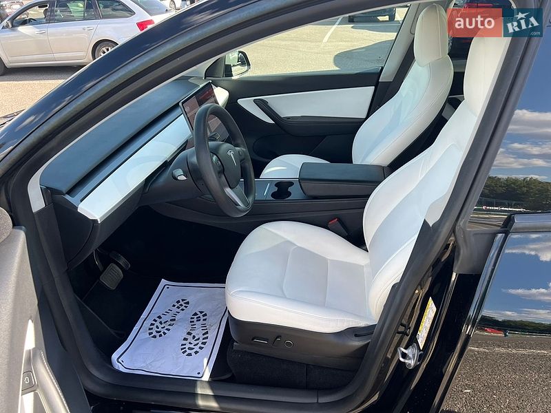 Позашляховик / Кросовер Tesla Model Y 2021 в Києві