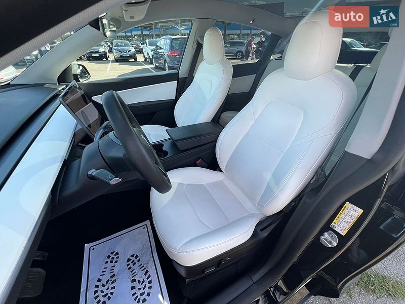Позашляховик / Кросовер Tesla Model Y 2021 в Києві