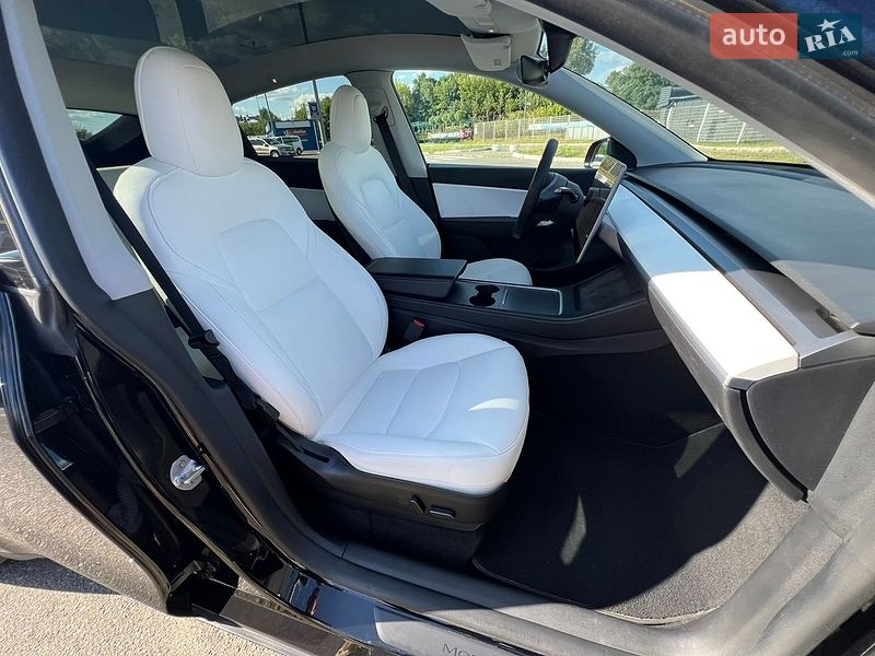 Позашляховик / Кросовер Tesla Model Y 2021 в Києві