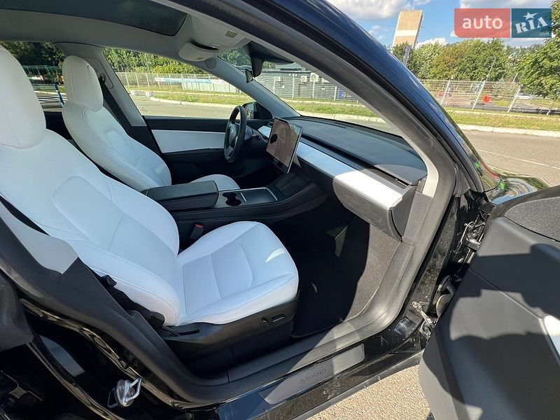 Позашляховик / Кросовер Tesla Model Y 2021 в Києві