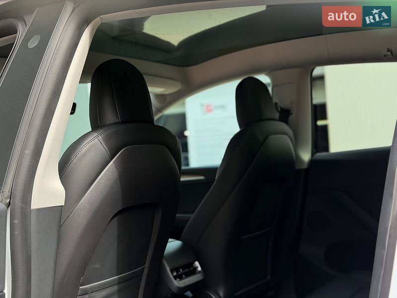 Внедорожник / Кроссовер Tesla Model Y 2022 в Киеве