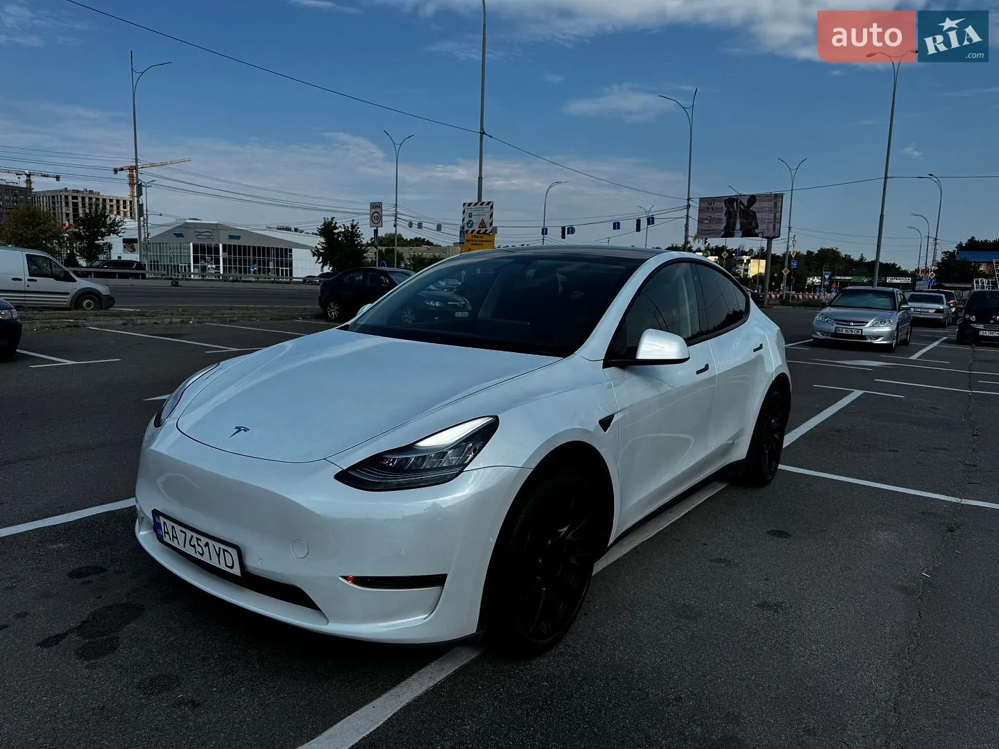 2020 Tesla Model Y - мініатюра 2