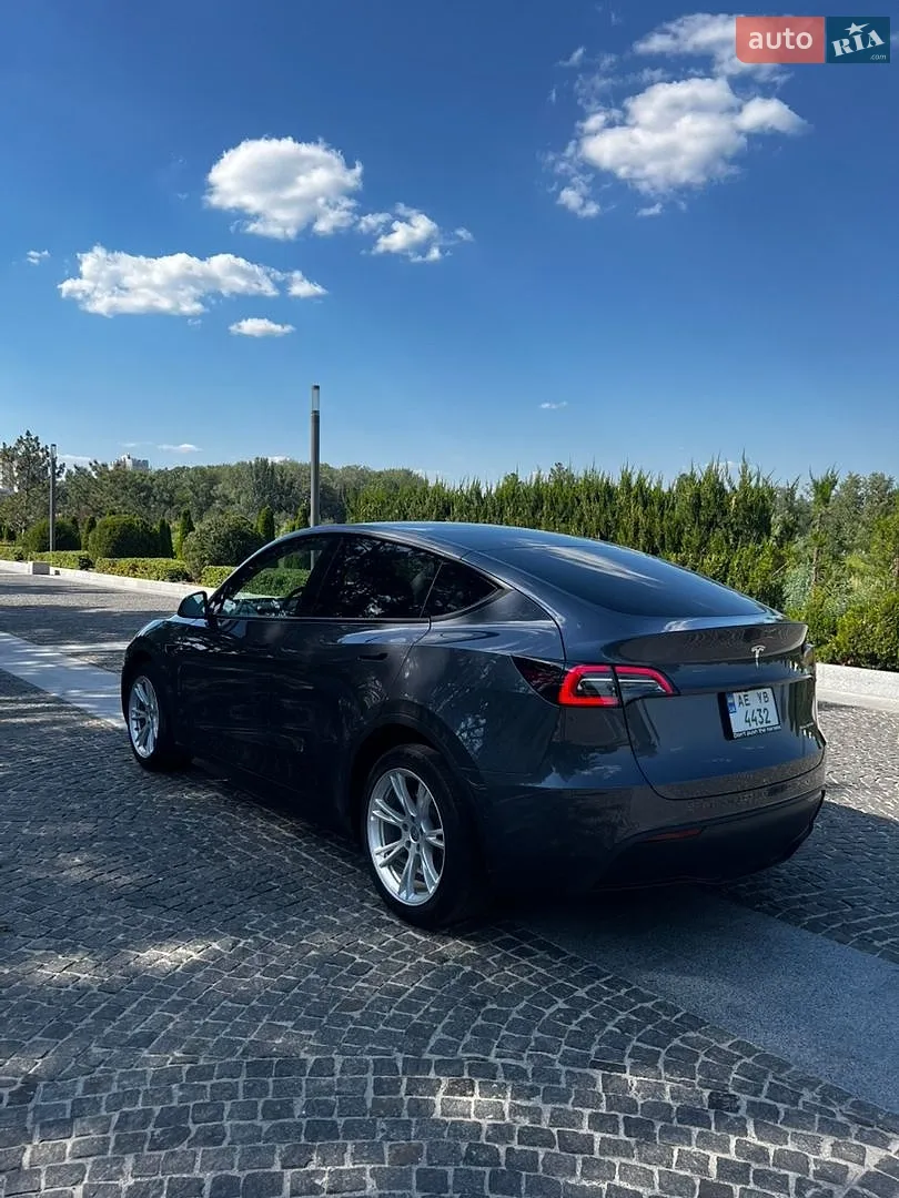2022 Tesla Model Y - мініатюра 3