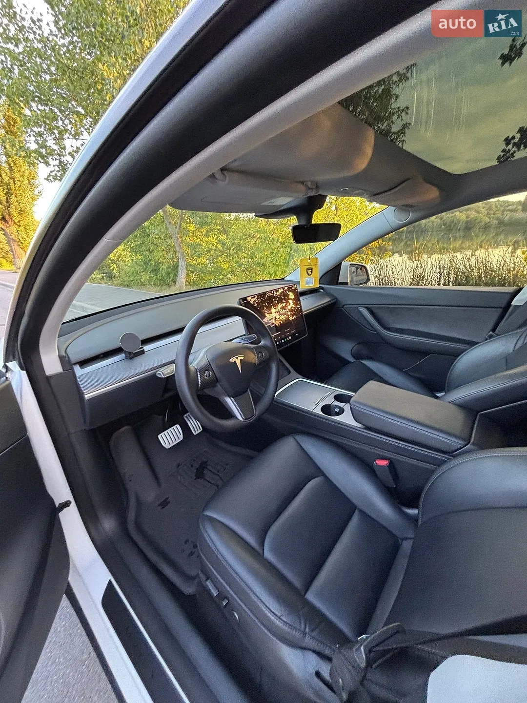 2022 Tesla Model Y - мініатюра 17