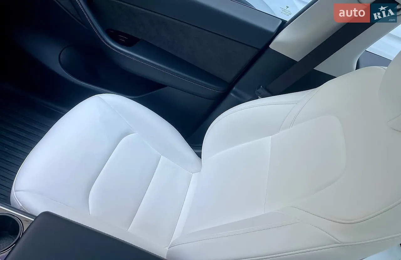 2020 Tesla Model Y - мініатюра 9
