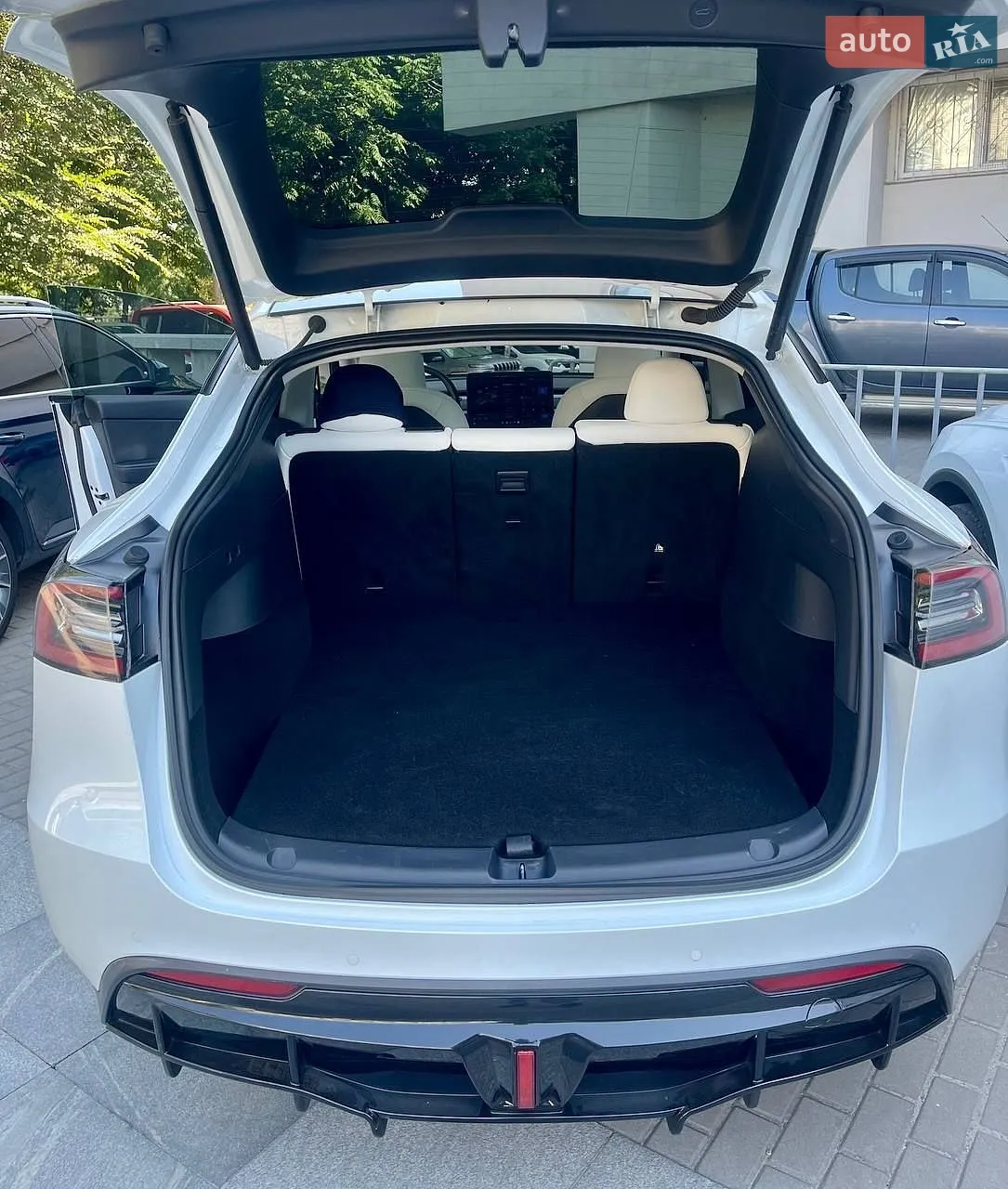 2020 Tesla Model Y - мініатюра 10