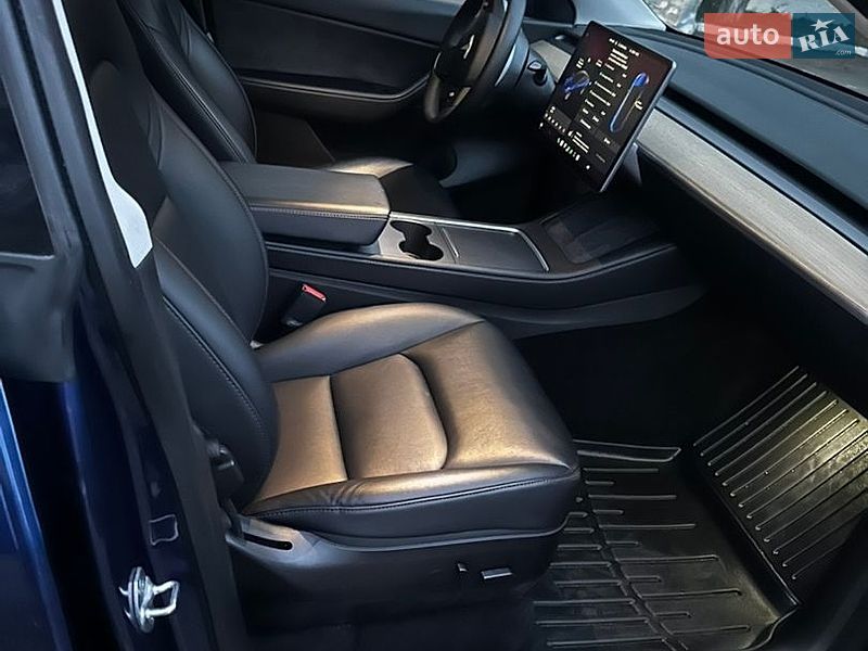 Позашляховик / Кросовер Tesla Model Y 2021 в Києві
