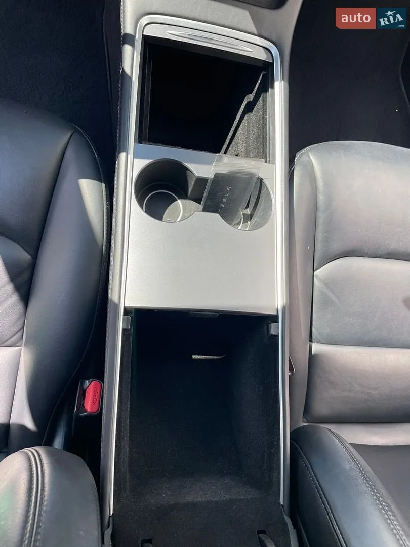 2022 Tesla Model Y - мініатюра 17