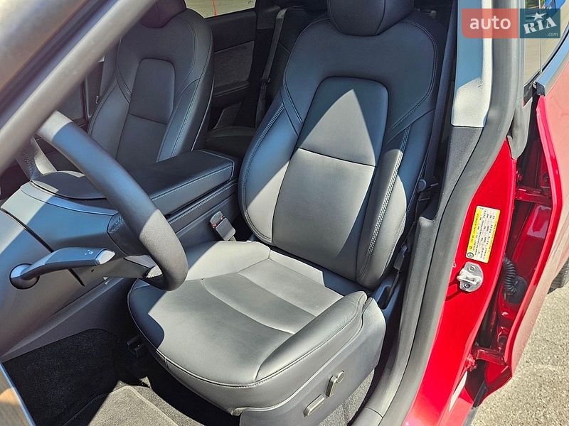 Позашляховик / Кросовер Tesla Model Y 2024 в Дніпрі