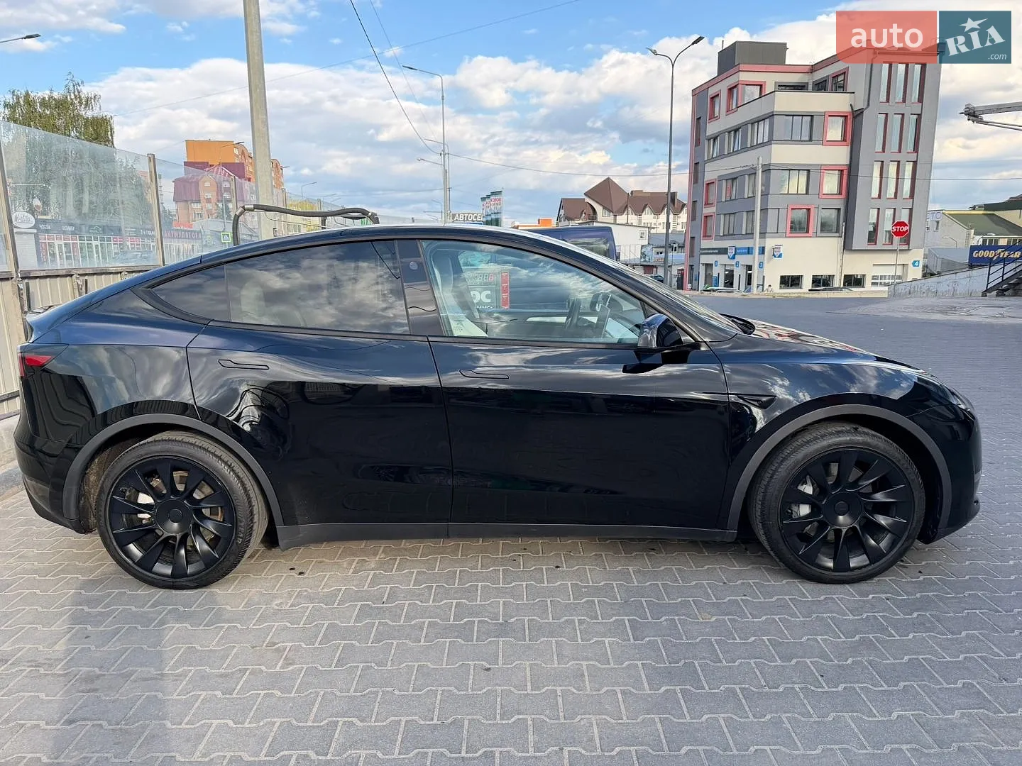 2024 Tesla Model Y - мініатюра 9