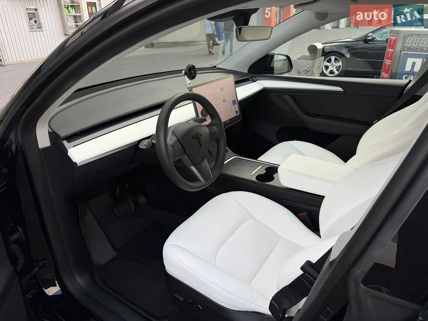 2024 Tesla Model Y - мініатюра 26