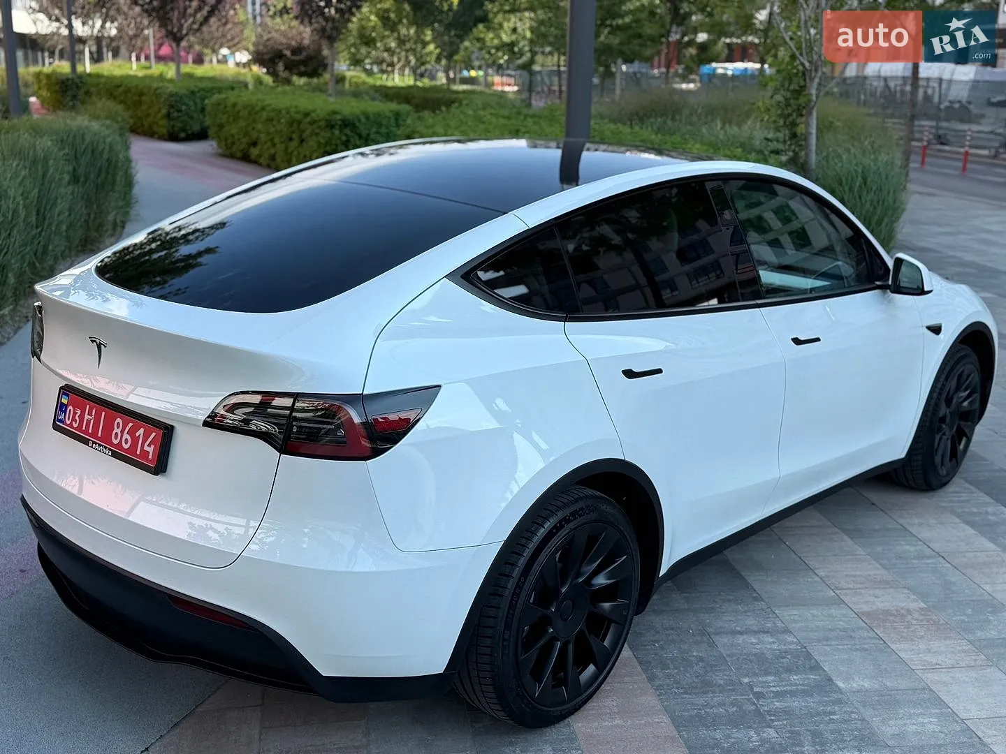 2024 Tesla Model Y - мініатюра 12