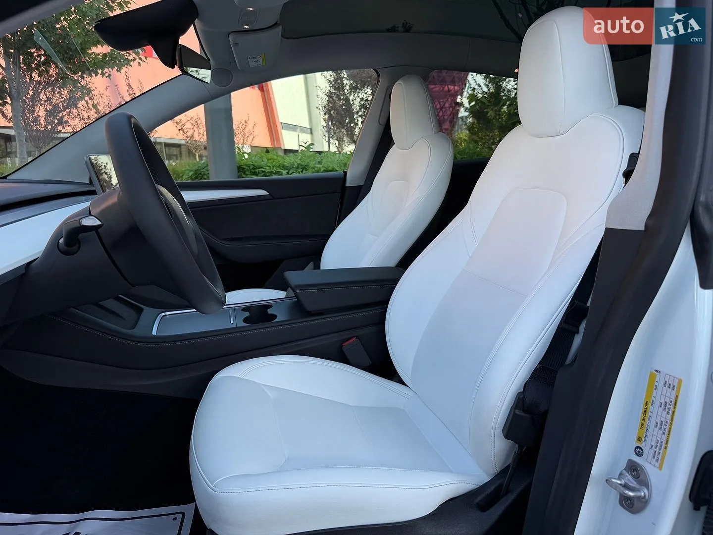 2024 Tesla Model Y - мініатюра 24