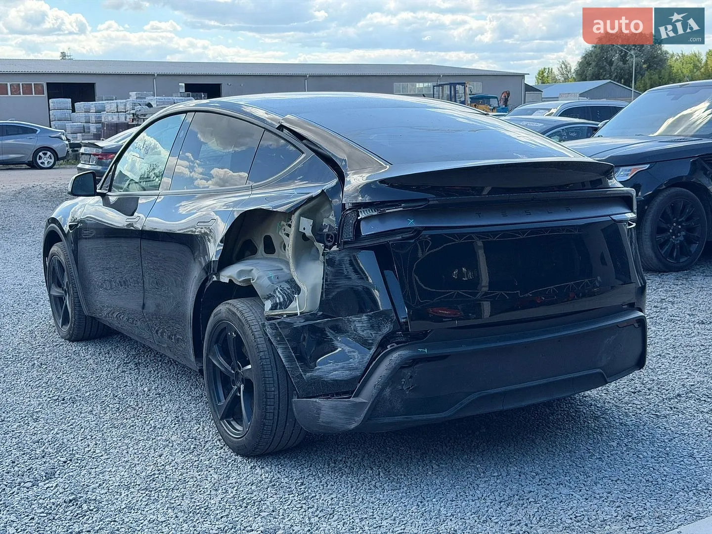 2025 Tesla Model Y - мініатюра 4