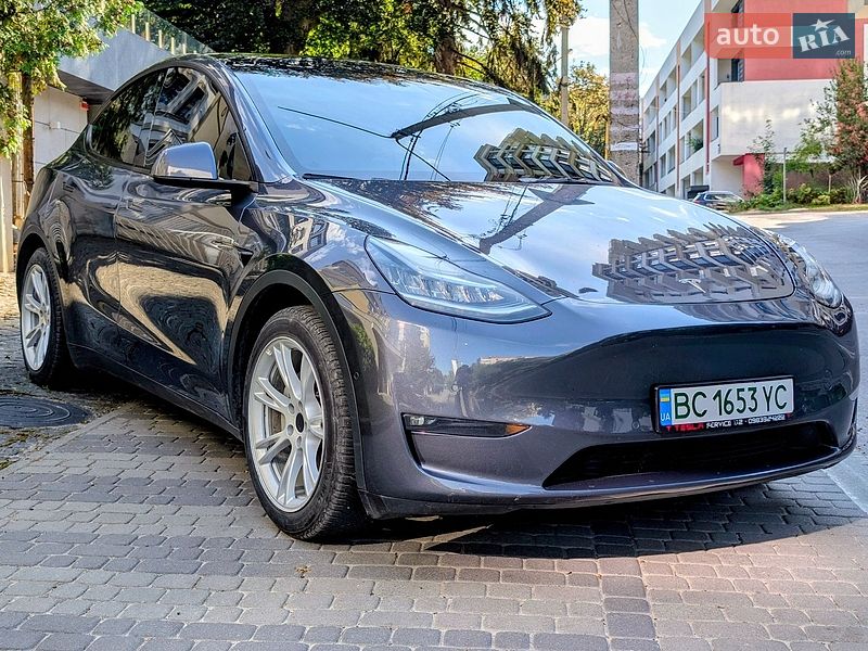 Позашляховик / Кросовер Tesla Model Y 2021 в Львові