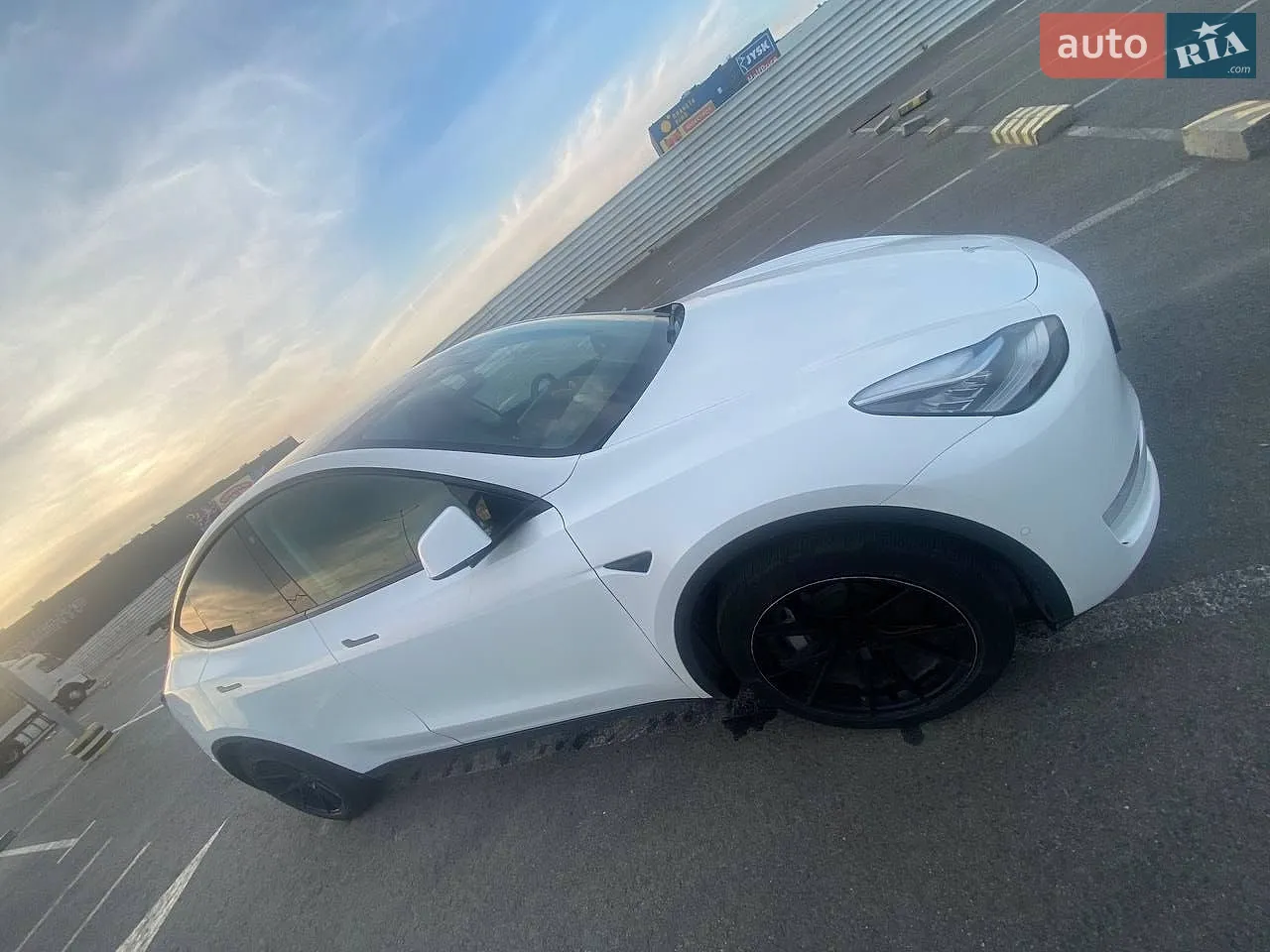 2021 Tesla Model Y - мініатюра 4