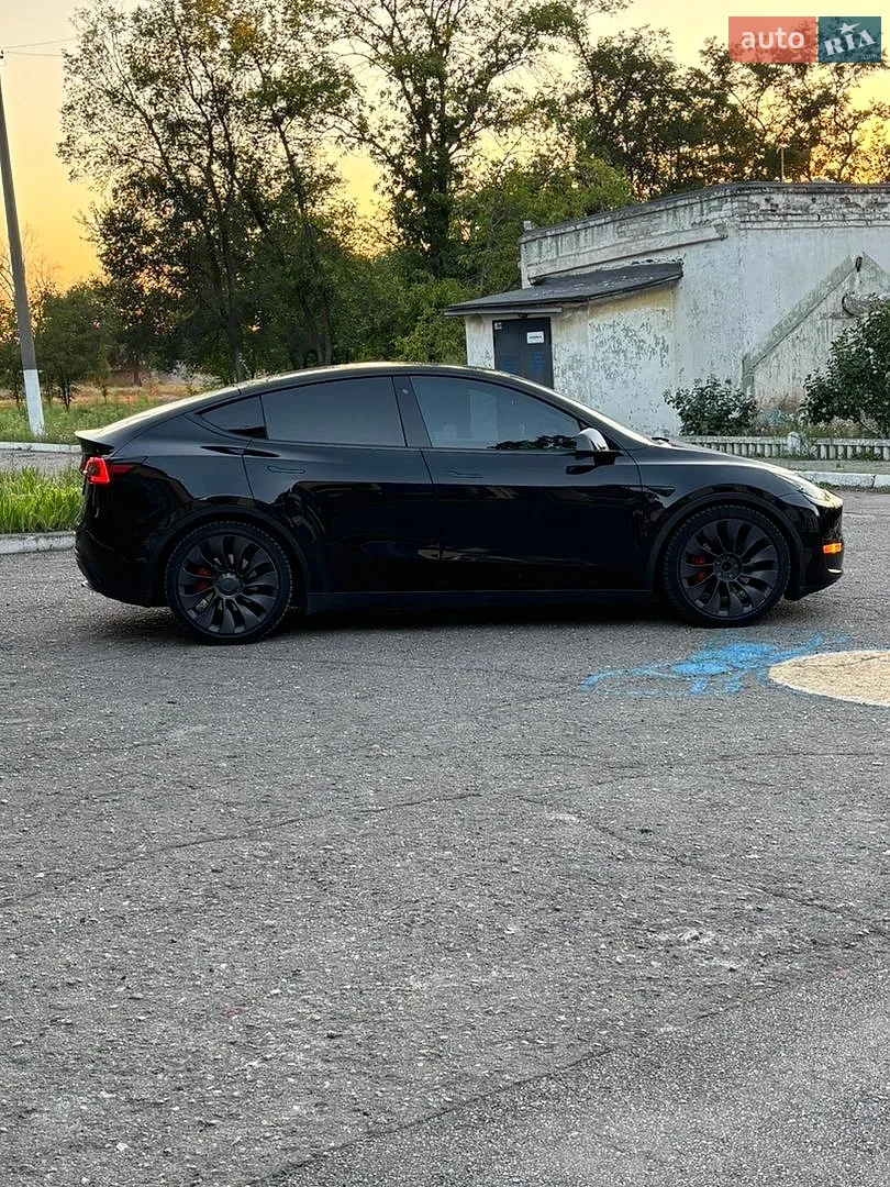 2020 Tesla Model Y - мініатюра 3