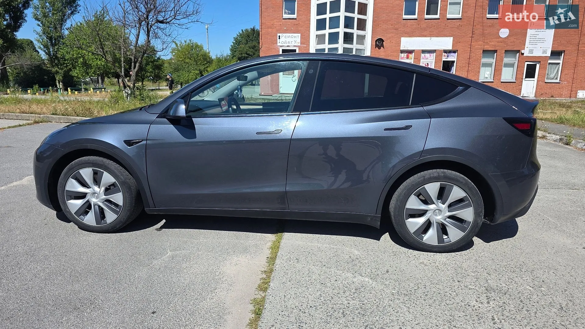 2022 Tesla Model Y - мініатюра 3