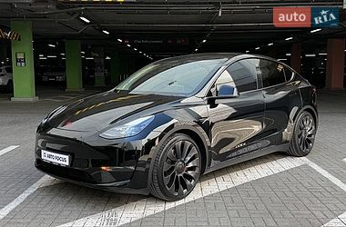 Позашляховик / Кросовер Tesla Model Y 2023 в Києві