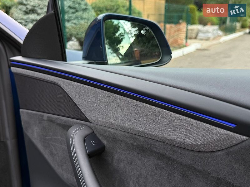 Внедорожник / Кроссовер Tesla Model Y 2025 в Ровно