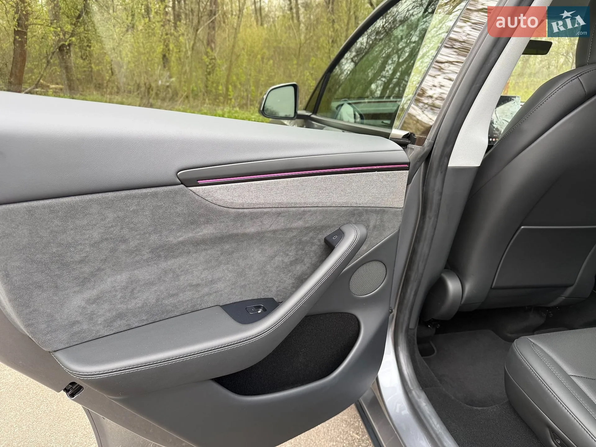 2025 Tesla Model Y - мініатюра 26