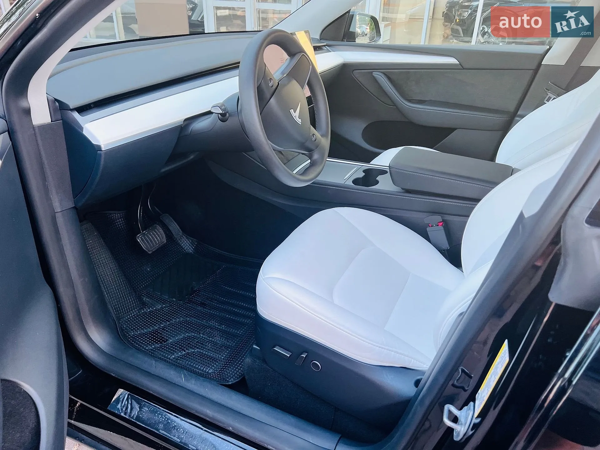 2024 Tesla Model Y - мініатюра 5