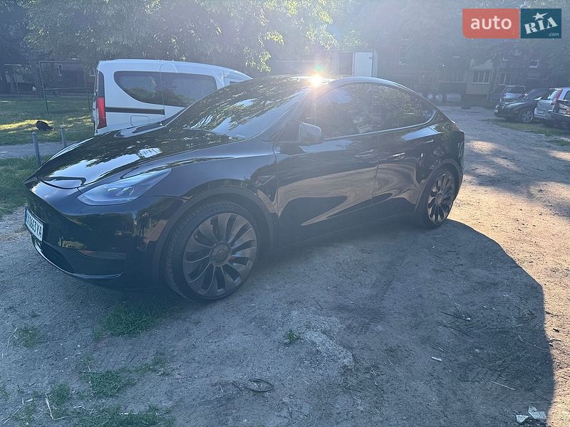 Внедорожник / Кроссовер Tesla Model Y 2023 в Харькове