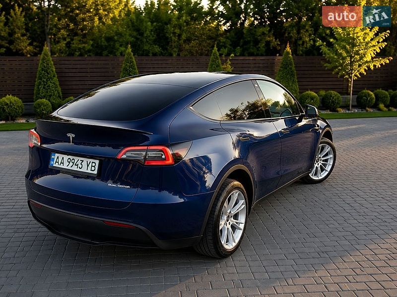 Позашляховик / Кросовер Tesla Model Y 2023 в Києві