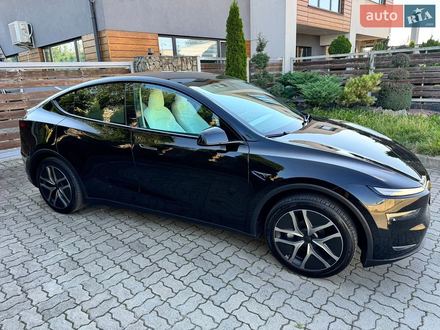 2026 Tesla Model Y - мініатюра 56