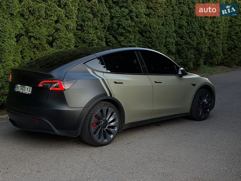 Tesla Model Y 2021