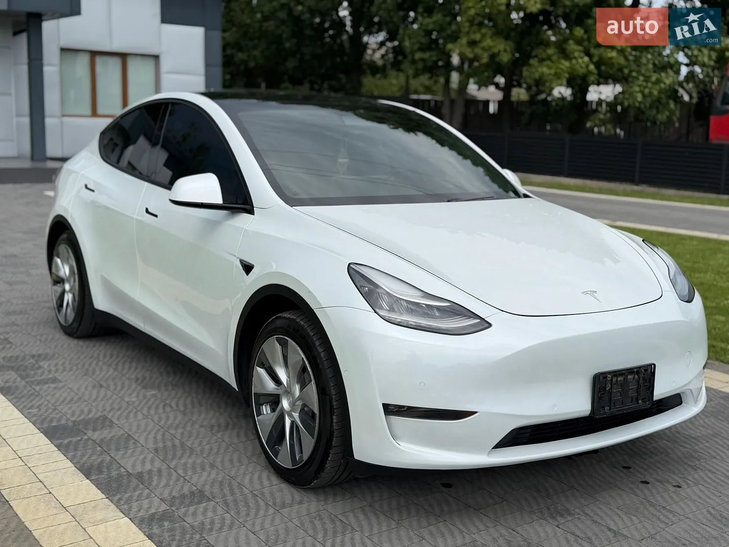 2020 Tesla Model Y - мініатюра 2