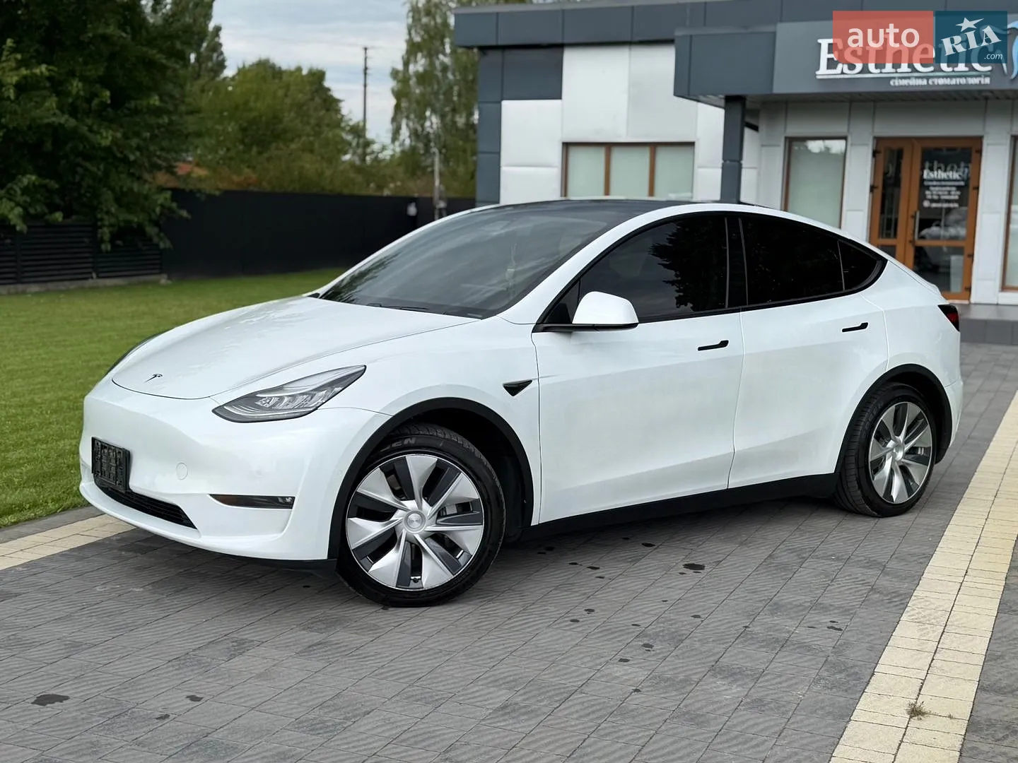 2020 Tesla Model Y - мініатюра 9