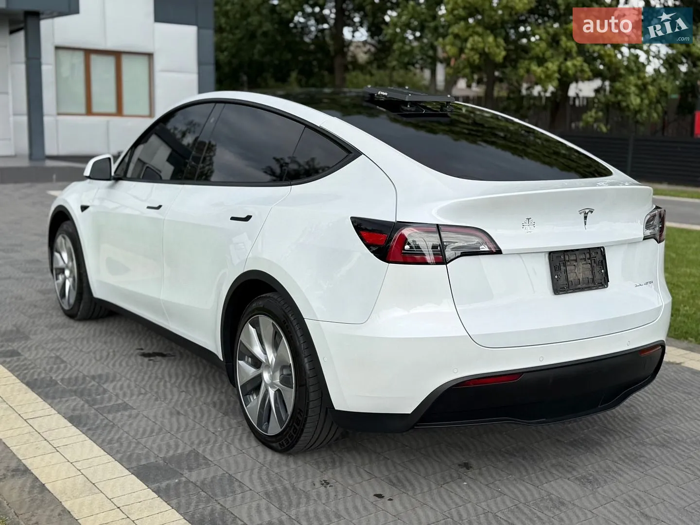 2020 Tesla Model Y - мініатюра 12