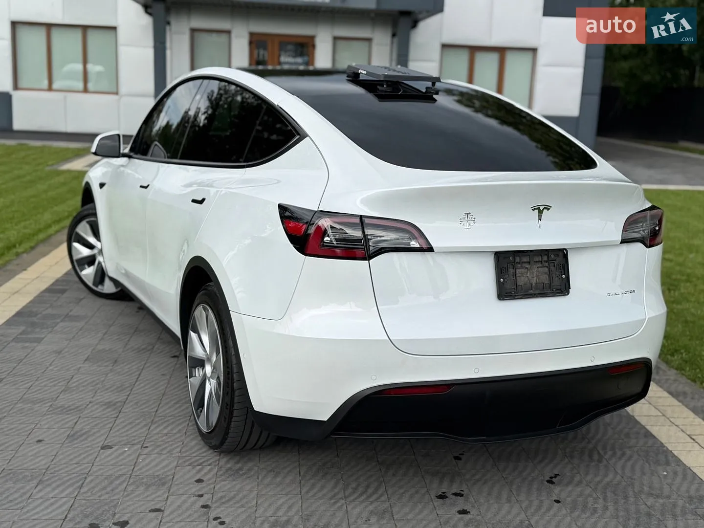 2020 Tesla Model Y - мініатюра 18
