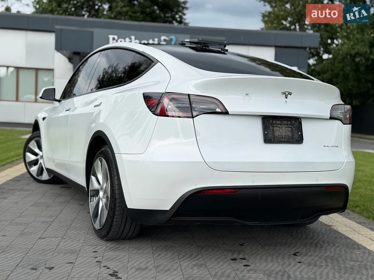 2020 Tesla Model Y - мініатюра 19