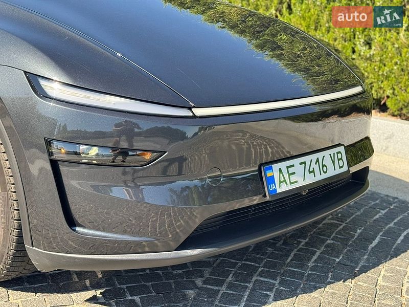 Позашляховик / Кросовер Tesla Model Y 2025 в Дніпрі