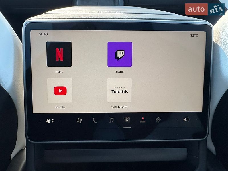 Позашляховик / Кросовер Tesla Model Y 2025 в Дніпрі