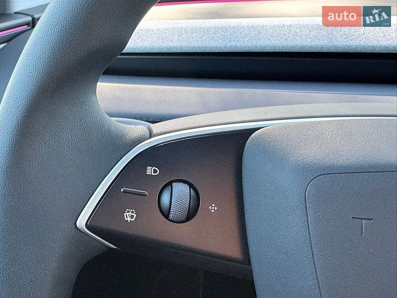 Позашляховик / Кросовер Tesla Model Y 2025 в Дніпрі