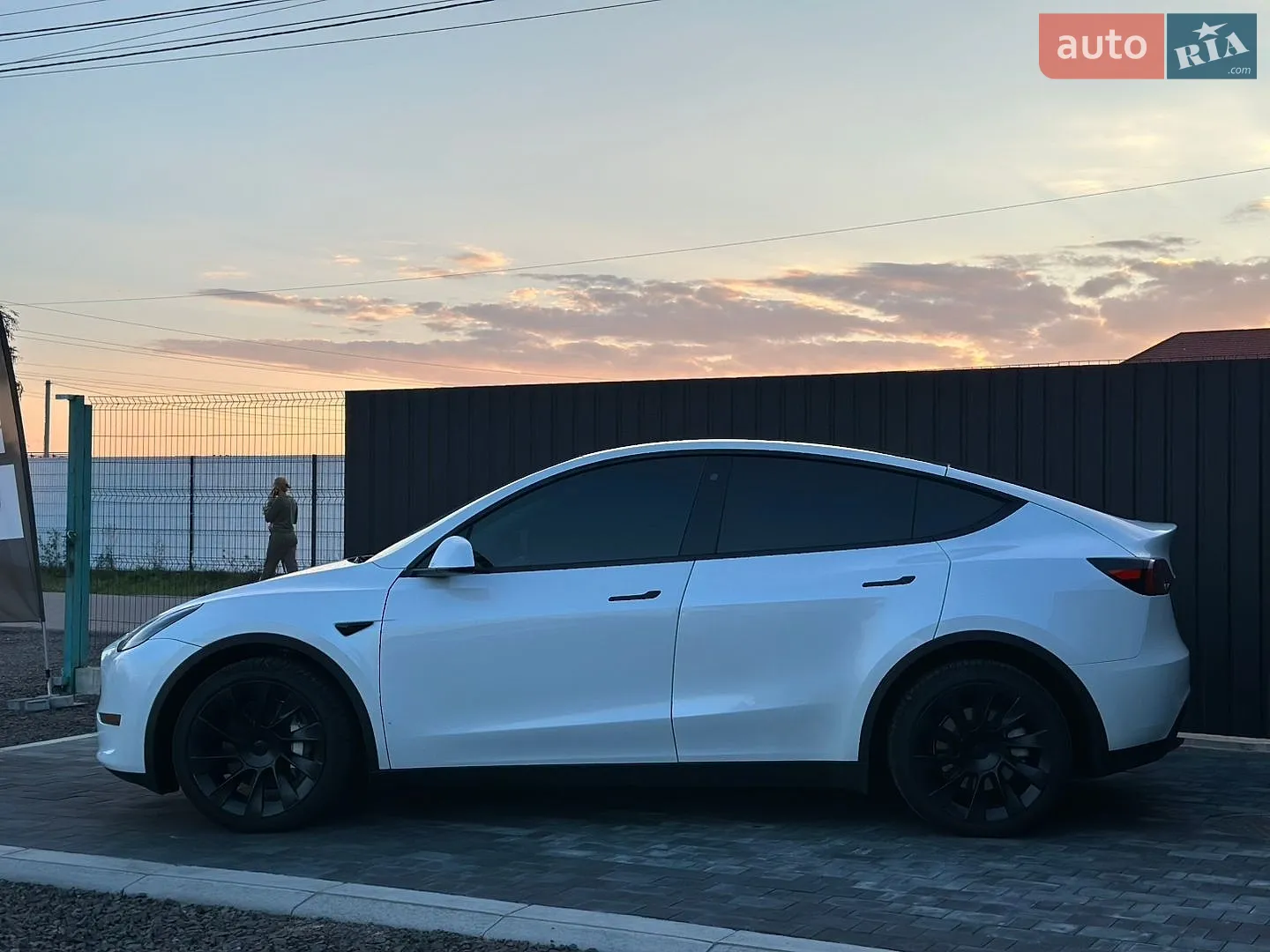 2023 Tesla Model Y - мініатюра 3
